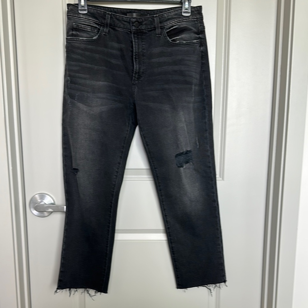 JOE’s JEANS Black Distressed Women's Jeans NEW WITHOUT TAGS- NEVER WORN.